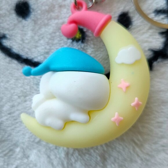 New Cinnamoroll on Yellow Moon Keychain - Picture 2 of 2